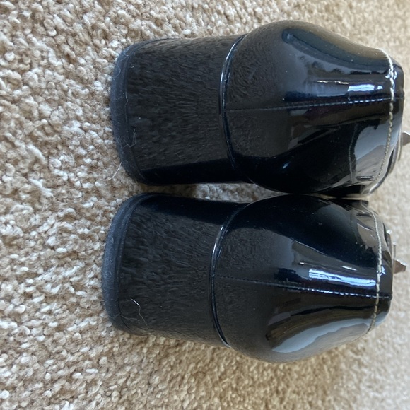 Prada shoes size 10 in perfect condition with box and dust bag - Picture 5 of 9